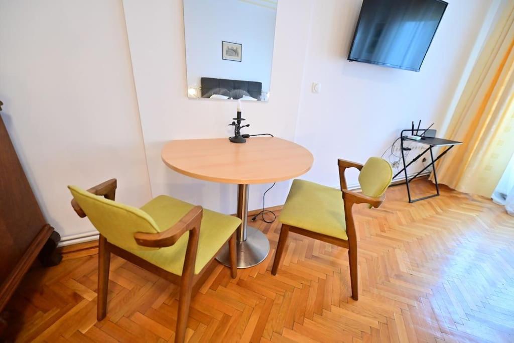 Flh - Althaus Appartement Sibiu Buitenkant foto